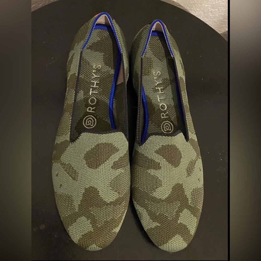 Rothys Women’s Olive Camo Loafer Size 8